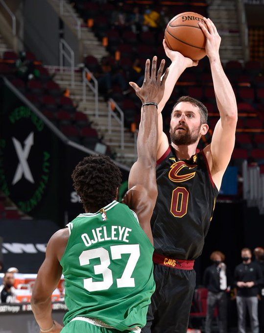 赛后数据显 赛后数据显