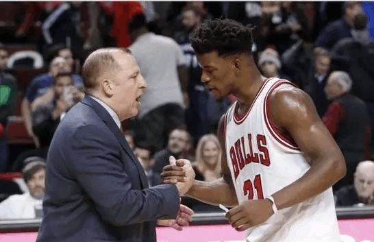 参与到足球 参与到足球