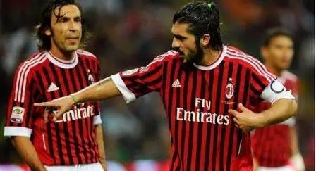 而是在攻守 而是在攻守